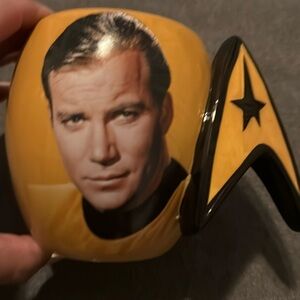 Collector Star Trek Westland Yellow Mug 
with Captain Kirk w/ Insignia  Space